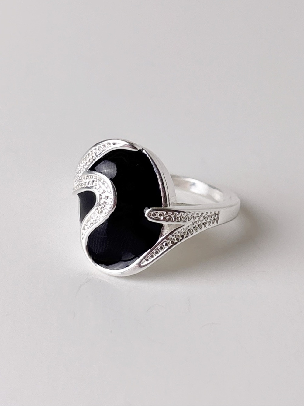 Sterling Silver Black Onyx Stimulated Stone Enamel Wave Cocktail Ring